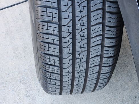 New 2025 Land Rover Discovery Sport S image 11