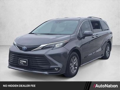 Used 2025 Toyota Sienna XLE w/ XLE Plus Package