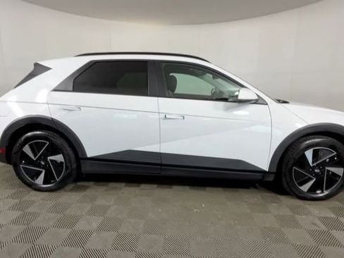 Used 2025 Hyundai Ioniq 5 SEL AWD/4WD image 3