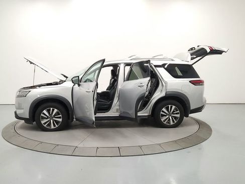 Used 2022 Nissan Pathfinder SL AWD/4WD image 12
