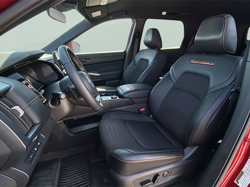 Used 2025 Nissan Pathfinder Rock Creek image 14