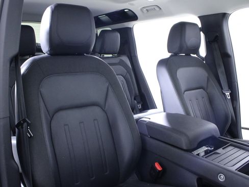 Used 2020 Land Rover Defender 110 First Edition image 20