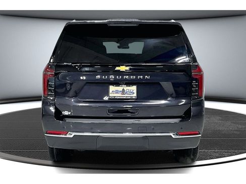 New 2026 Chevrolet Suburban LS image 5