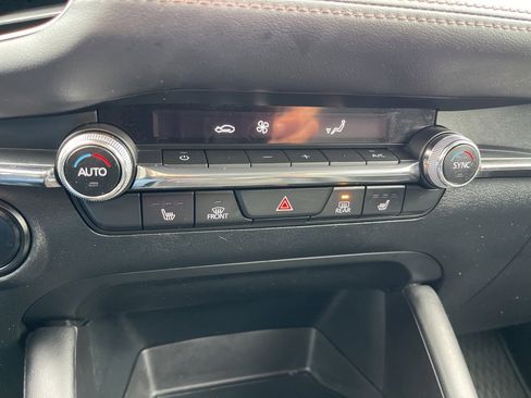 Used 2023 MAZDA MAZDA3 s image 11