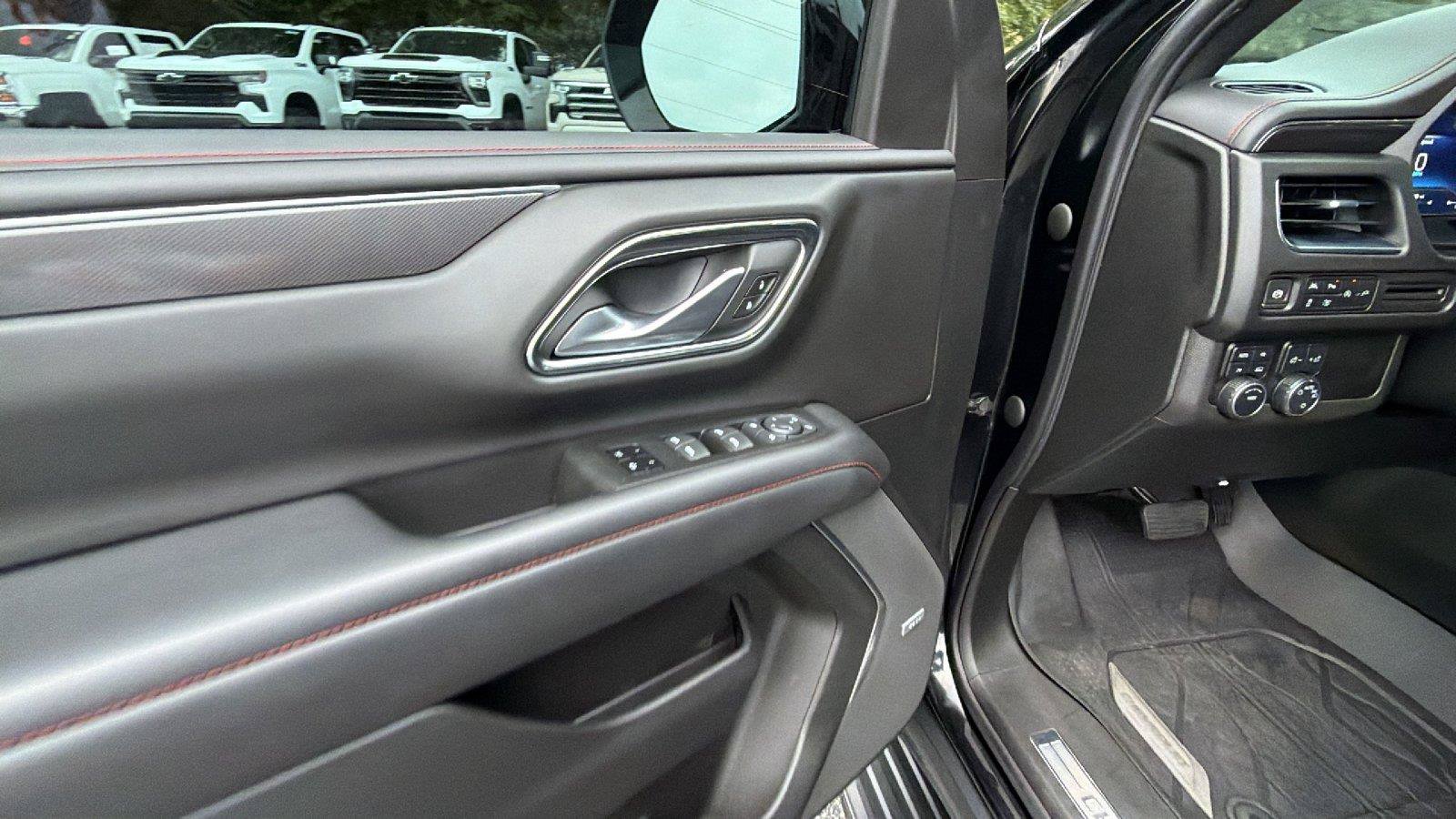 Used 2022 Chevrolet Tahoe RST w/ Luxury Package AWD/4WD image 16