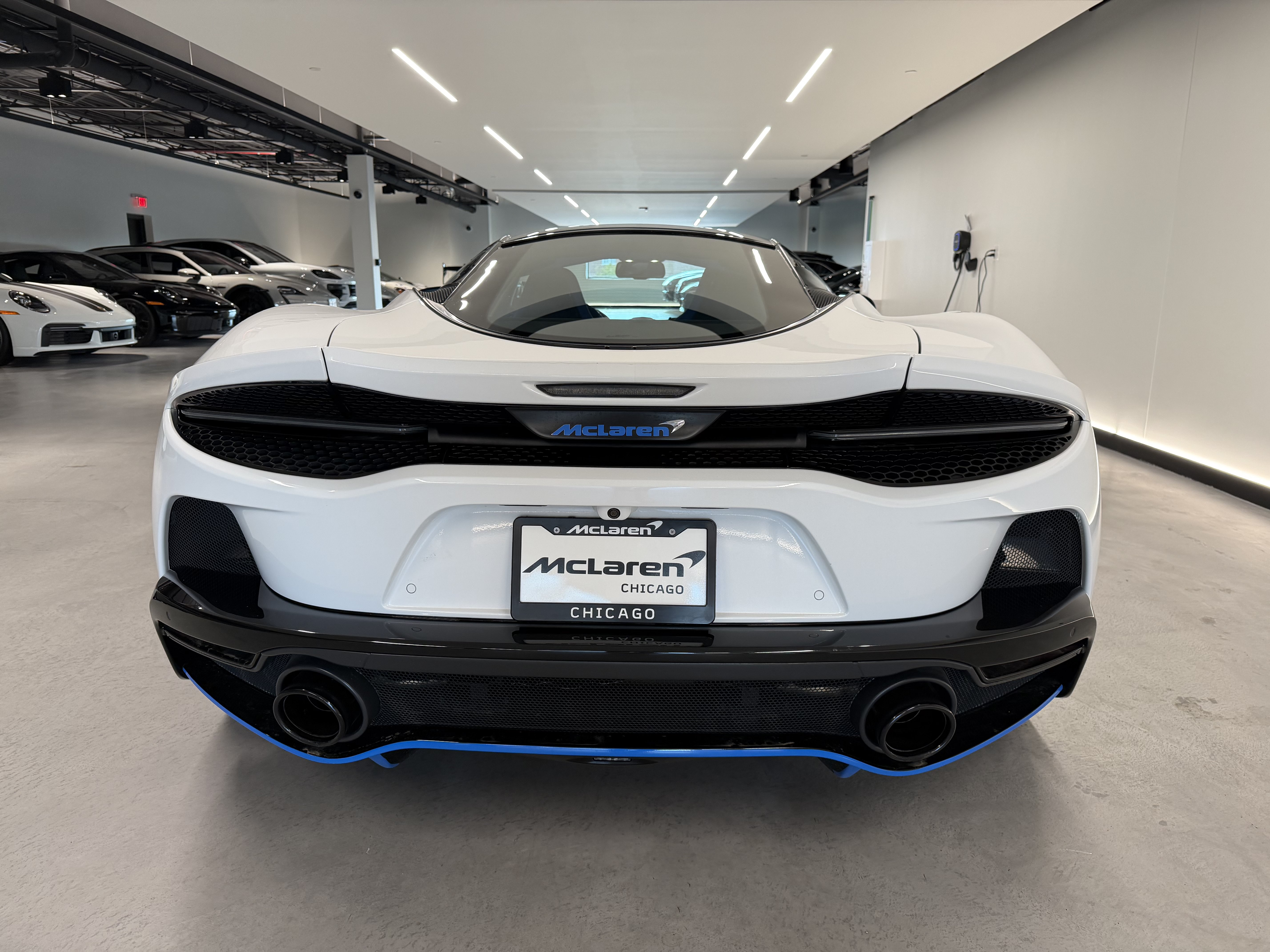 Used 2023 McLaren GT RWD image 3