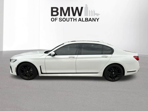 Used 2022 BMW 740i xDrive w/ M Sport Package AWD/4WD image 2