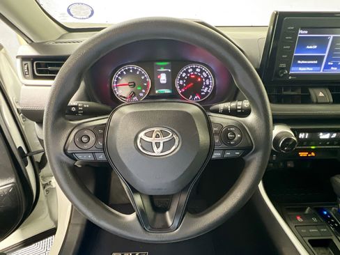 Used 2022 Toyota RAV4 XLE w/ Convenience Package image 17