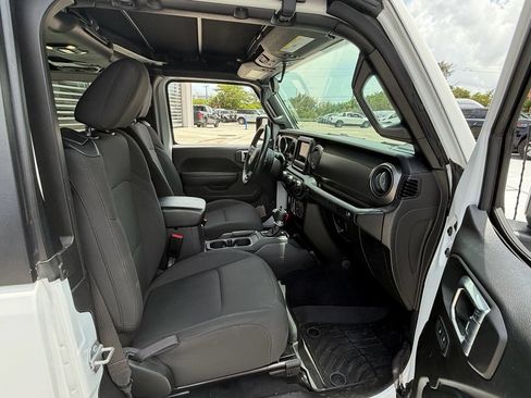 Used 2022 Jeep Wrangler Sport AWD/4WD image 14