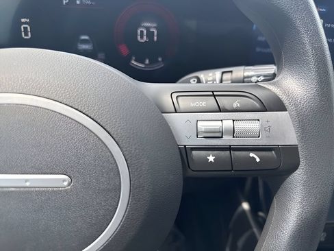 Used 2025 Hyundai Santa Cruz SEL FWD image 15