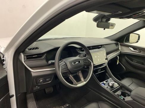 New 2026 Jeep Grand Cherokee L Limited AWD/4WD image 7