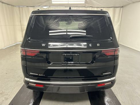 Used 2022 Jeep Wagoneer Series III w/ Premium Group I AWD/4WD image 23