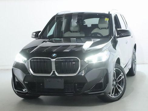 Certified 2024 BMW X1 M35i w/ Premium Package image 3