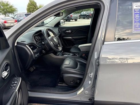 Used 2021 Jeep Cherokee Latitude Lux w/ Trailer Tow Group AWD/4WD image 19