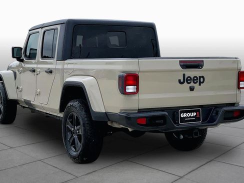 Used 2022 Jeep Gladiator Sport AWD/4WD image 12
