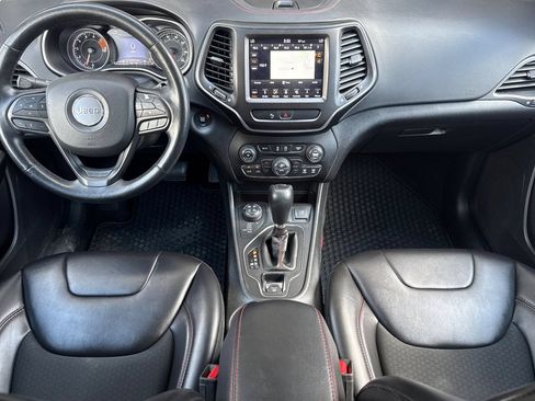 Used 2019 Jeep Cherokee Trailhawk w/ Comfort & Convenience Group AWD/4WD image 14