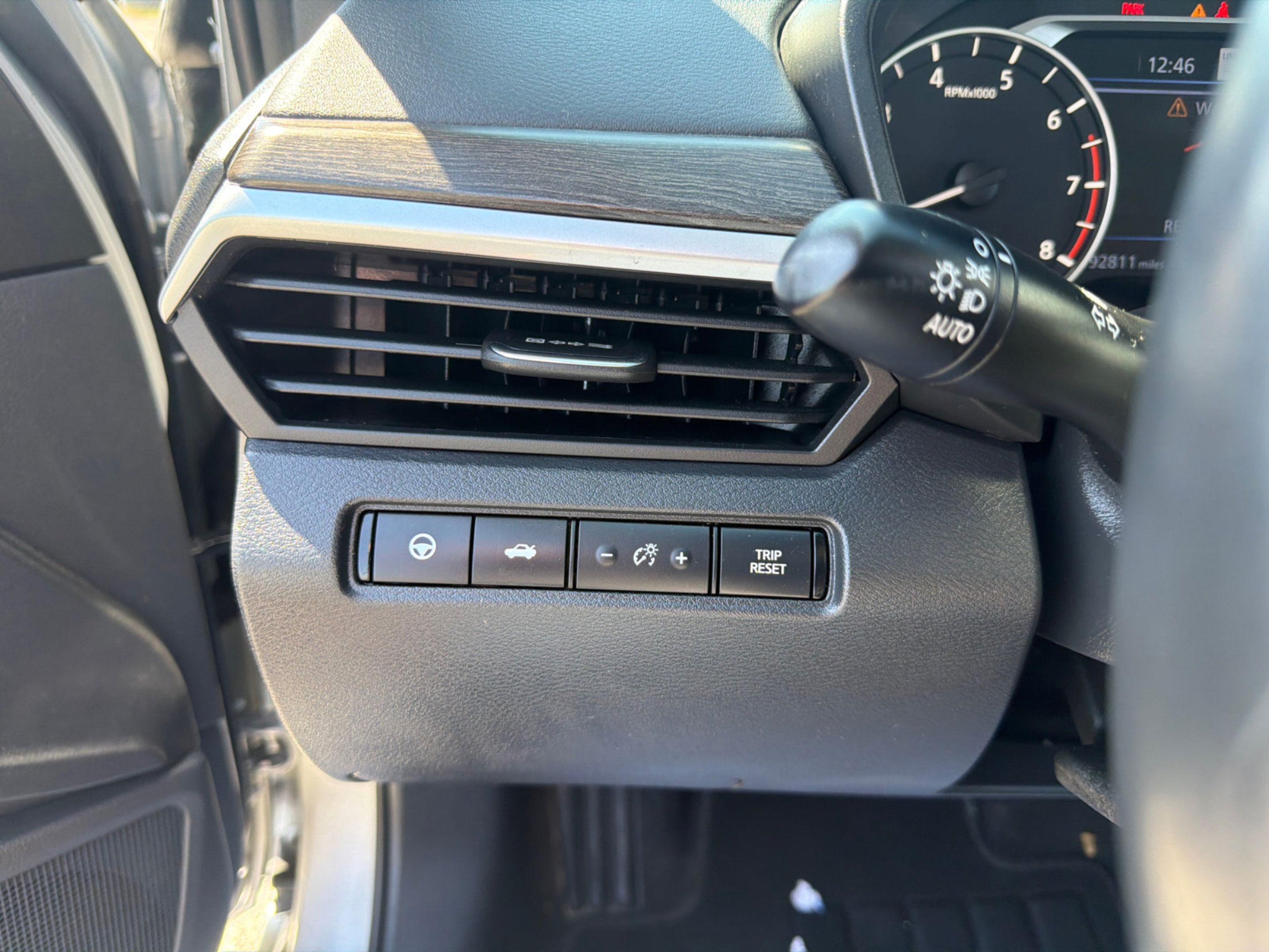 Used 2023 Nissan Altima 2.5 SV w/ SV Premium Package FWD image 18