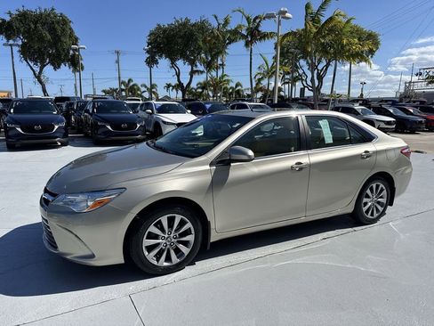 Used 2017 Toyota Camry FWD image 10