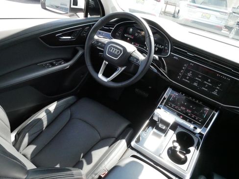Used 2023 Audi Q7 3.0T Prestige w/ Prestige Package AWD/4WD image 9