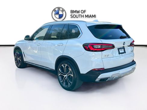 Certified 2022 BMW X5 sDrive40i w/ Premium Package image 5