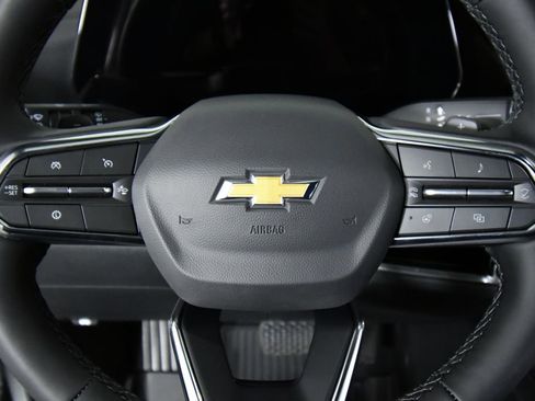 New 2026 Chevrolet Equinox LT w/ Safety and Technology Package AWD/4WD image 2