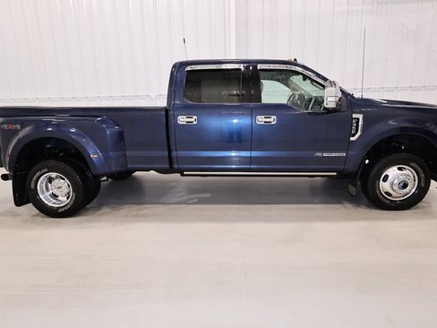 Certified 2019 Ford F350 Lariat w/ Lariat Ultimate Package image 2