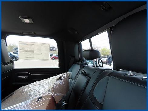 New 2026 RAM 2500 Laramie AWD/4WD image 10