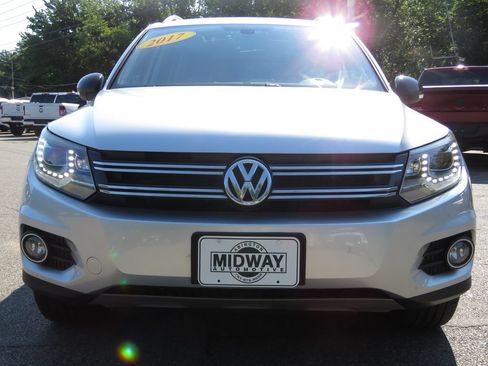 Used 2017 Volkswagen Tiguan Sport AWD/4WD image 2