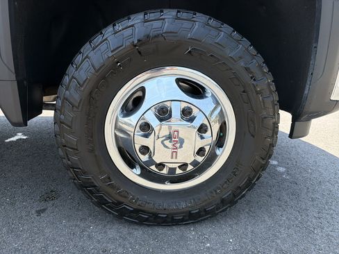 Used 2024 GMC Sierra 3500 SLE AWD/4WD image 13