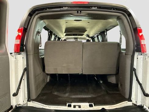 Used 2019 Chevrolet Express 3500 LS image 23