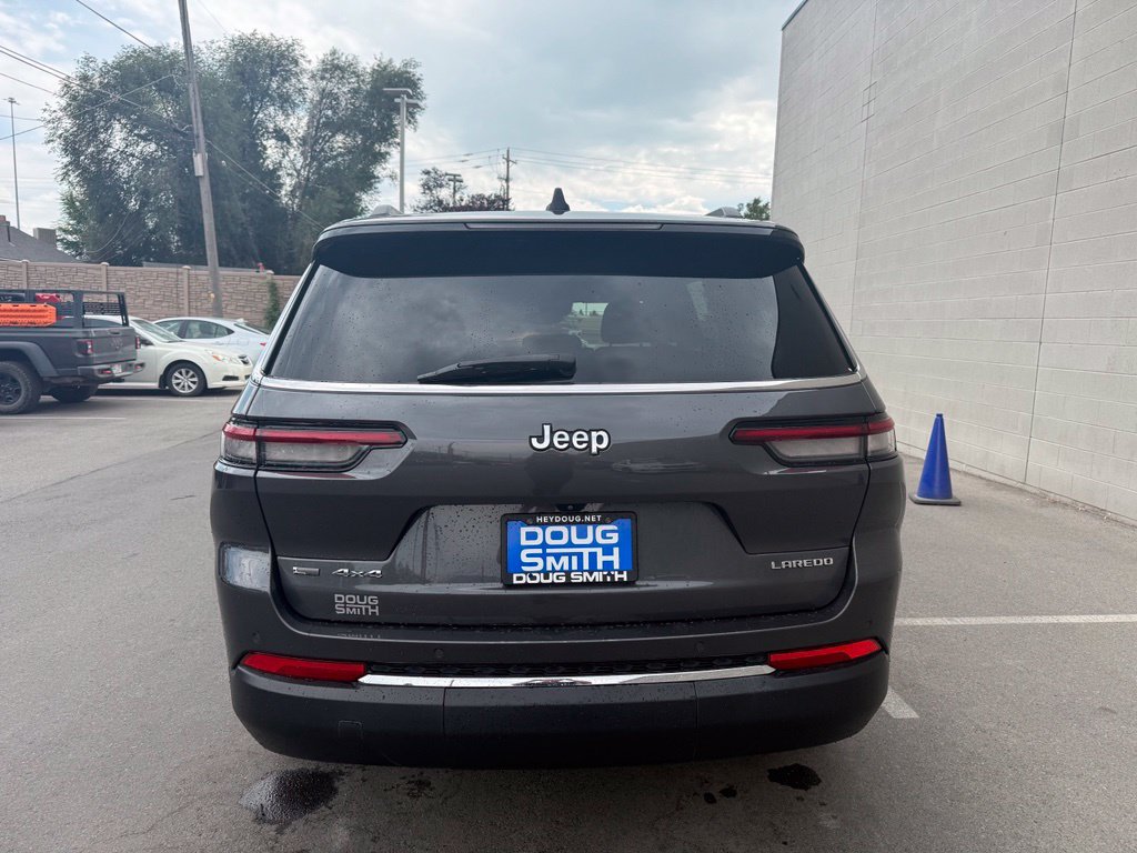 Used 2021 Jeep Grand Cherokee L Laredo w/ Luxury Tech Group I AWD/4WD image 4