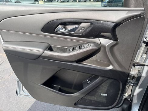 Used 2023 Chevrolet Traverse RS w/ LPO, Floor Liner Package AWD/4WD image 17