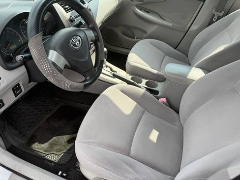 Used 2011 Toyota Corolla LE FWD image 12
