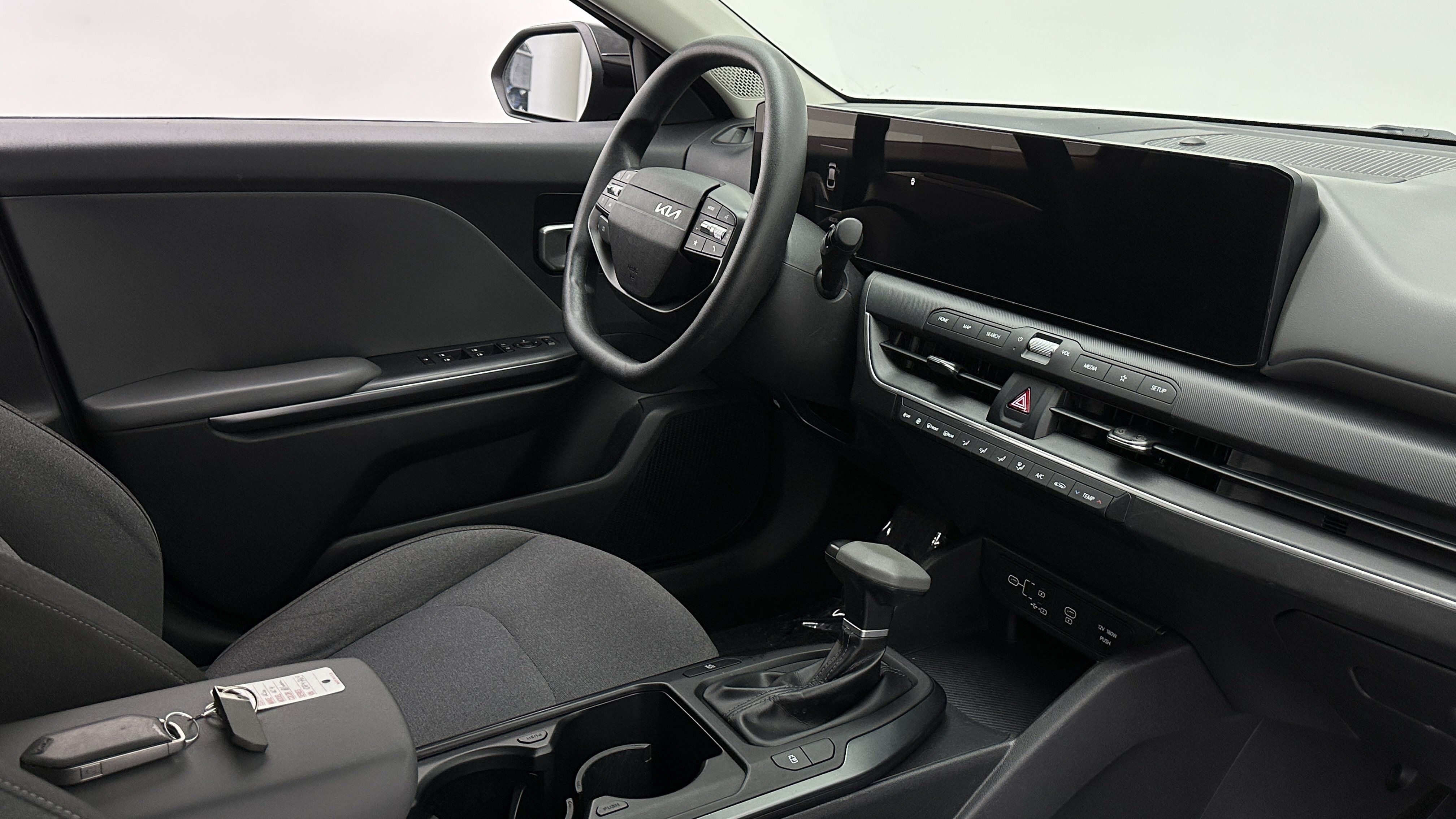 Used 2025 Kia K4 FWD image 35