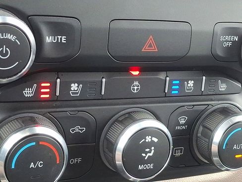 Used 2022 RAM 1500 Laramie image 24