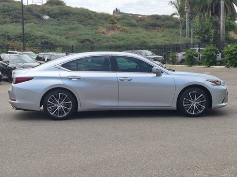 Used 2025 Lexus ES 350 w/ Premium Package FWD image 4