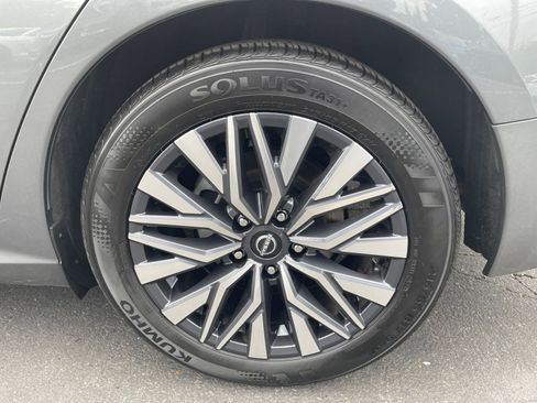 Used 2025 Nissan Altima 2.5 SV image 24