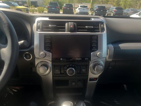 Certified 2022 Toyota 4Runner SR5 Premium w/ Moonroof Package AWD/4WD image 20