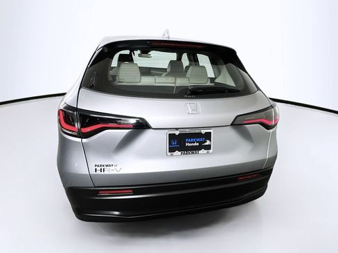 Used 2025 Honda HR-V LX image 7