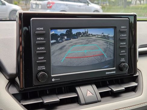 Used 2022 Toyota RAV4 XLE w/ Convenience Package FWD image 25