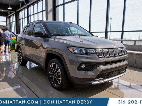 Used 2022 Jeep Compass Limited AWD/4WD image 32