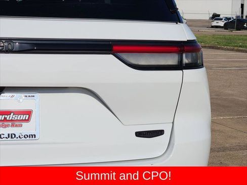 Certified 2025 Jeep Grand Cherokee Summit w/ Obsidian Package AWD/4WD image 16