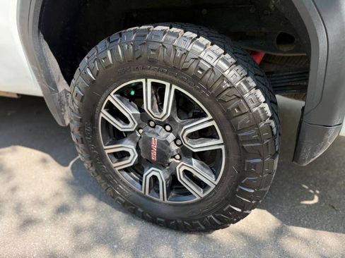 Used 2021 GMC Sierra 2500 AT4 w/ AT4 Premium Plus Package AWD/4WD image 60