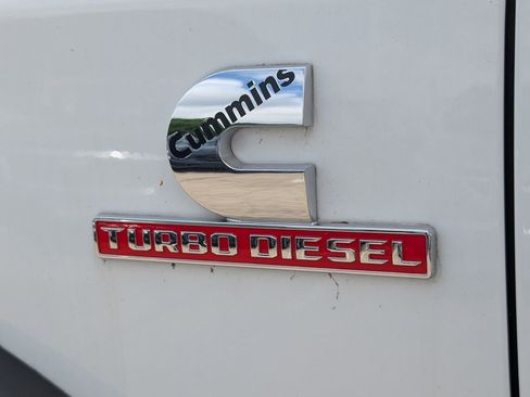 Used 2024 RAM 5500 Tradesman w/ Chrome Appearance Group AWD/4WD image 8