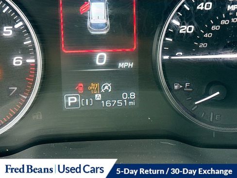 Used 2025 Subaru Crosstrek 2.5i Premium AWD/4WD image 17