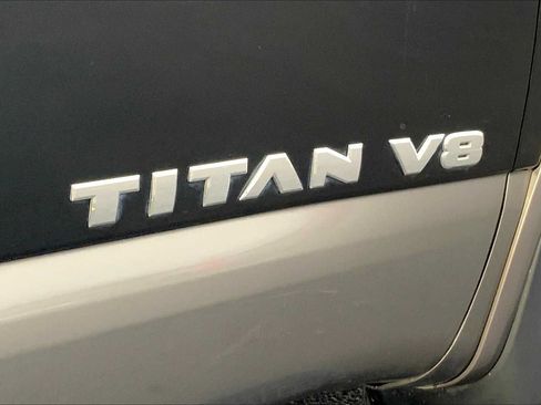 Used 2019 Nissan Titan Platinum Reserve AWD/4WD image 31