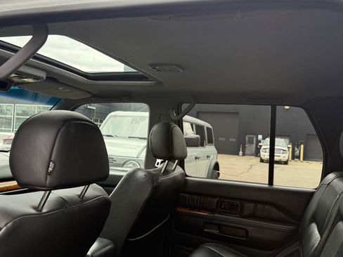 Used 2001 INFINITI QX4 4WD w/ (S02) Sport Pkg image 24