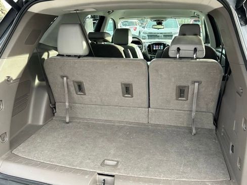 Used 2018 Chevrolet Traverse LT image 17