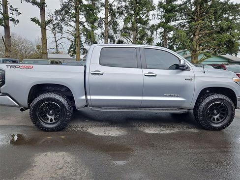 Used 2018 Toyota Tundra Limited w/ Limited Premium Package image 8