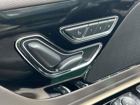 Used 2022 Lincoln Aviator Standard w/ Premium Package image 17